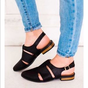 LADIES DISTRESSED SLINGBACK ANKLE BUCKLE FLATS